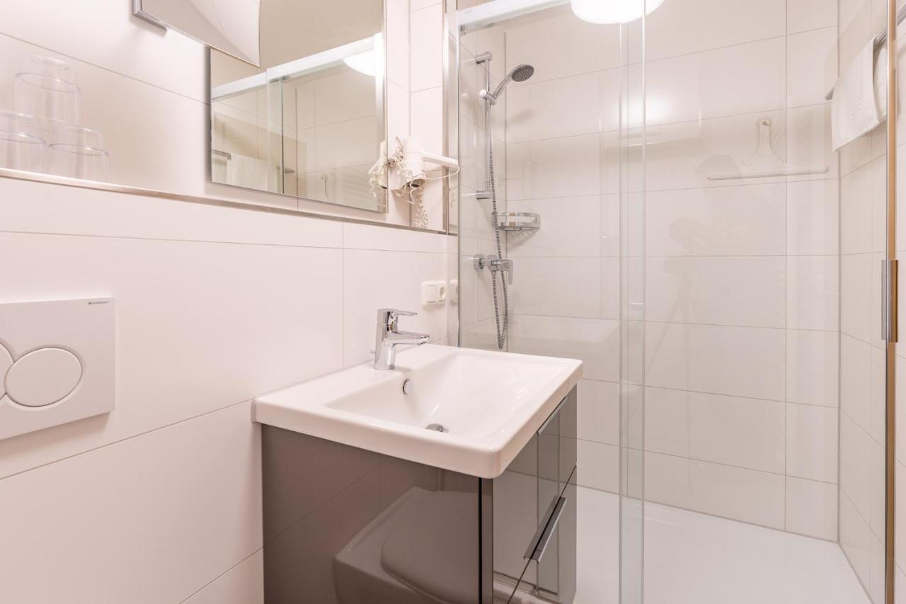 Magdalena Apartment บาดฮินเดลัง ภายนอก รูปภาพ